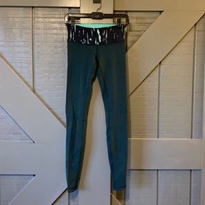 Wunder Under Lululemon leggings - dark green